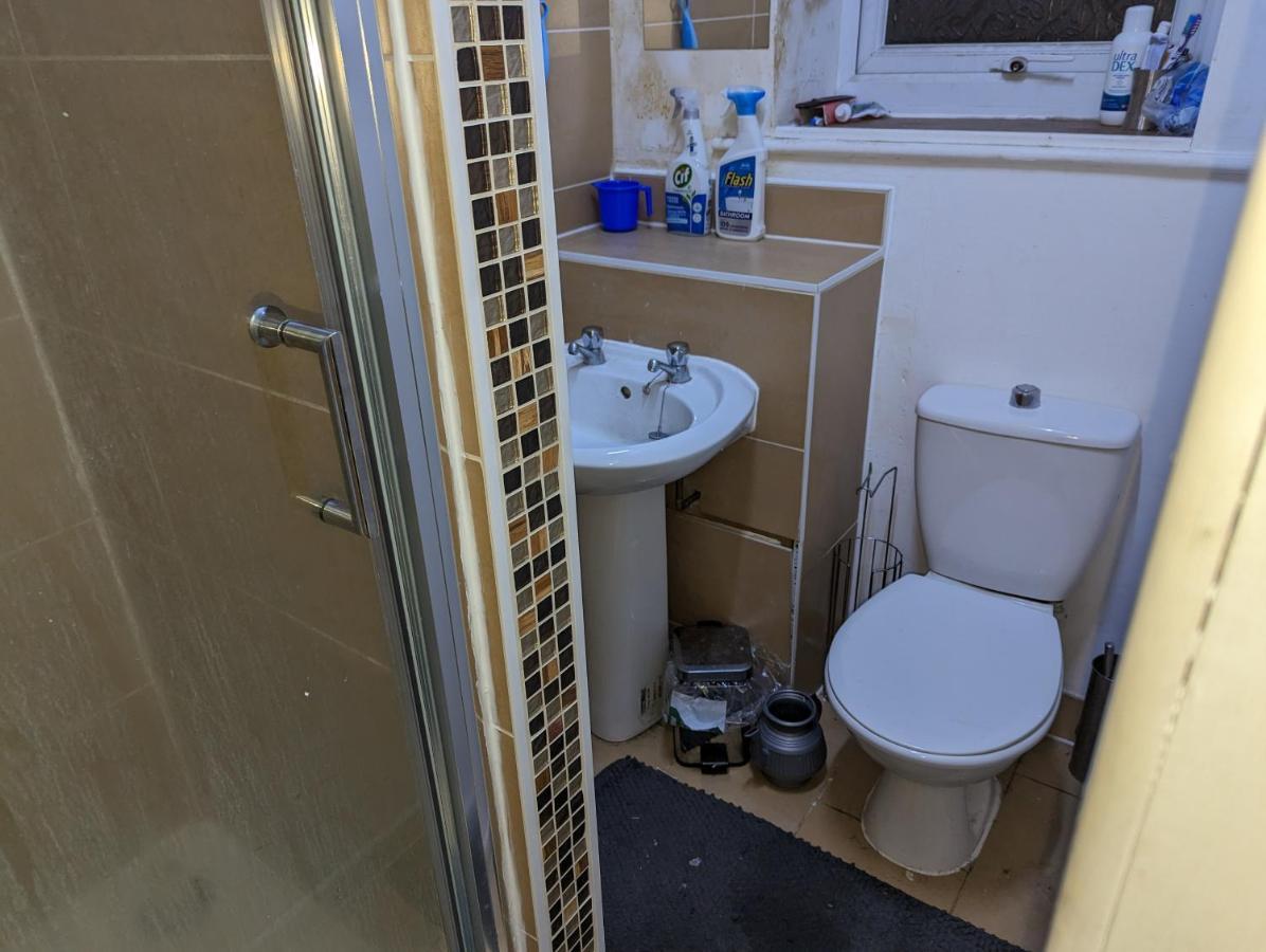 Oldham Town Centre Double Room 5 Экстерьер фото